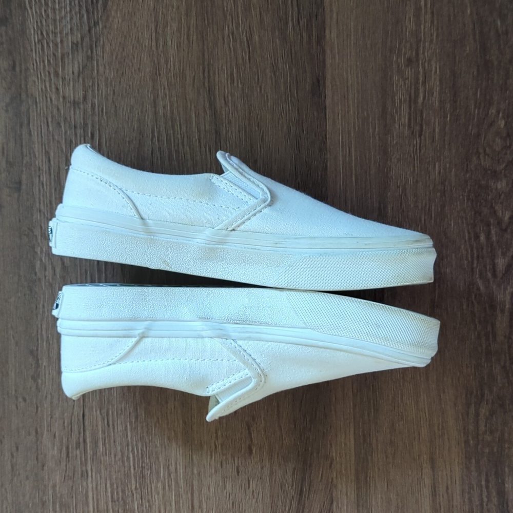 Vans - Picture 2 of 8